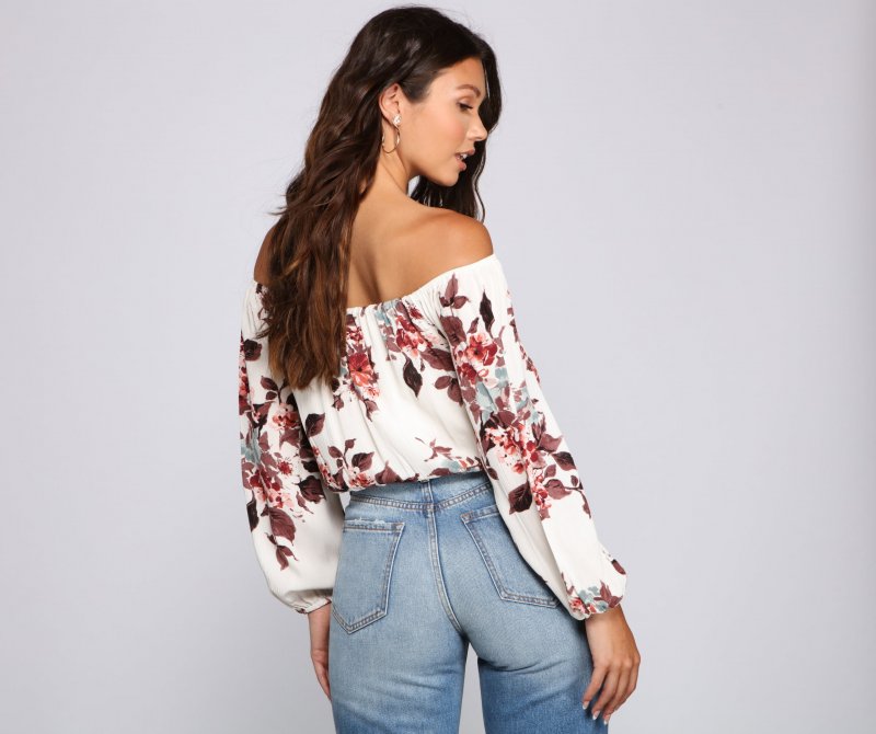 TableClothsUs Forever Stunning Floral Cropped Blouse