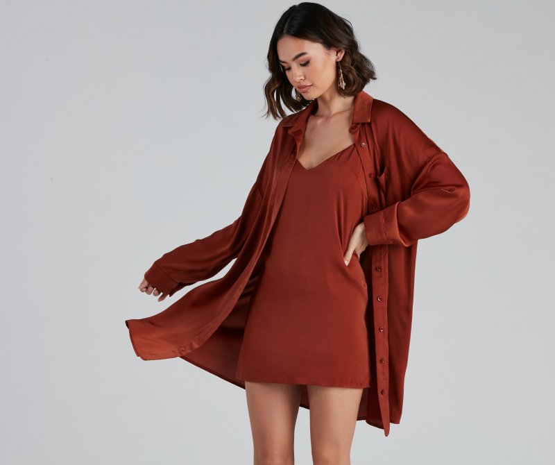 TableClothsUs Weekend Chic Satin Button-Front Tunic