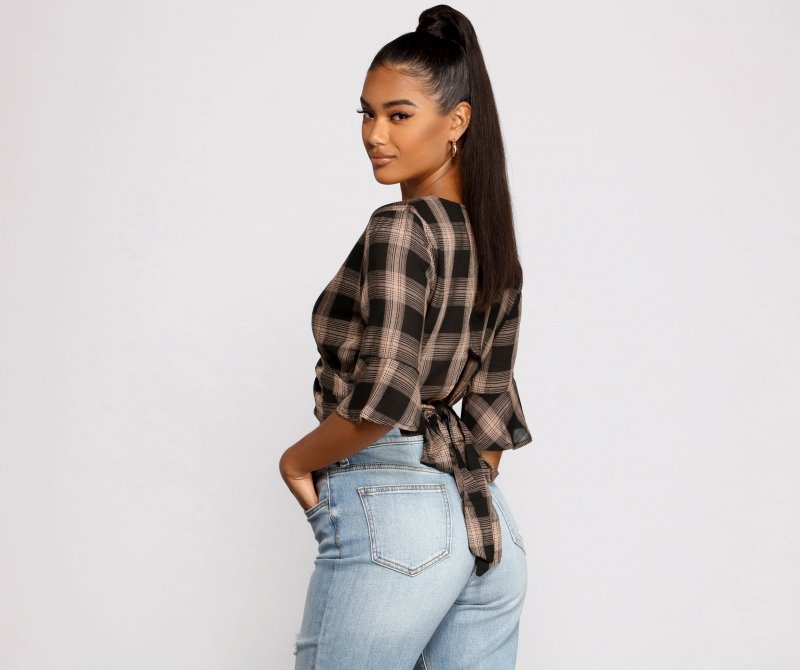 TableClothsUs Pretty In Plaid Crop Top