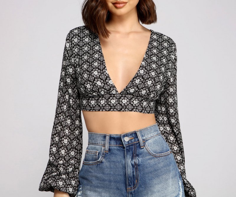 TableClothsUs Bohemian Flair Tie-Back Crop Top