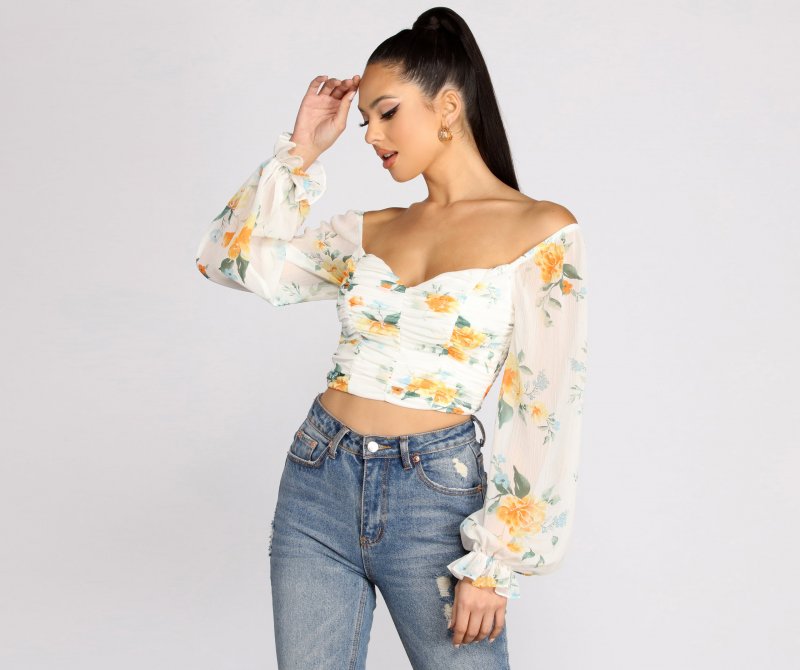 TableClothsUs Floral Sweetheart Ruched Crop Top