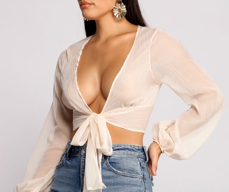 TableClothsUs So Chic Tie Front Long Sleeve Crop Top