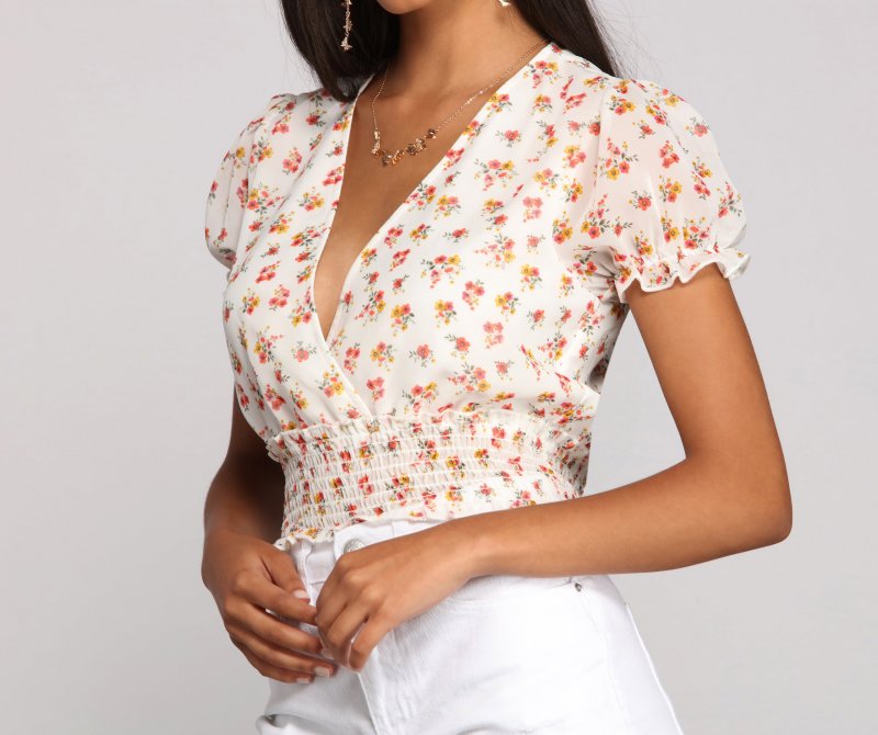 TableClothsUs Florals On The Mind Surplice Top