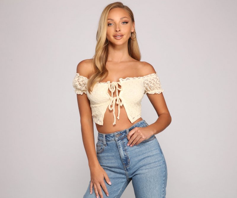 TableClothsUs Dainty Detailed Lace Crop Top