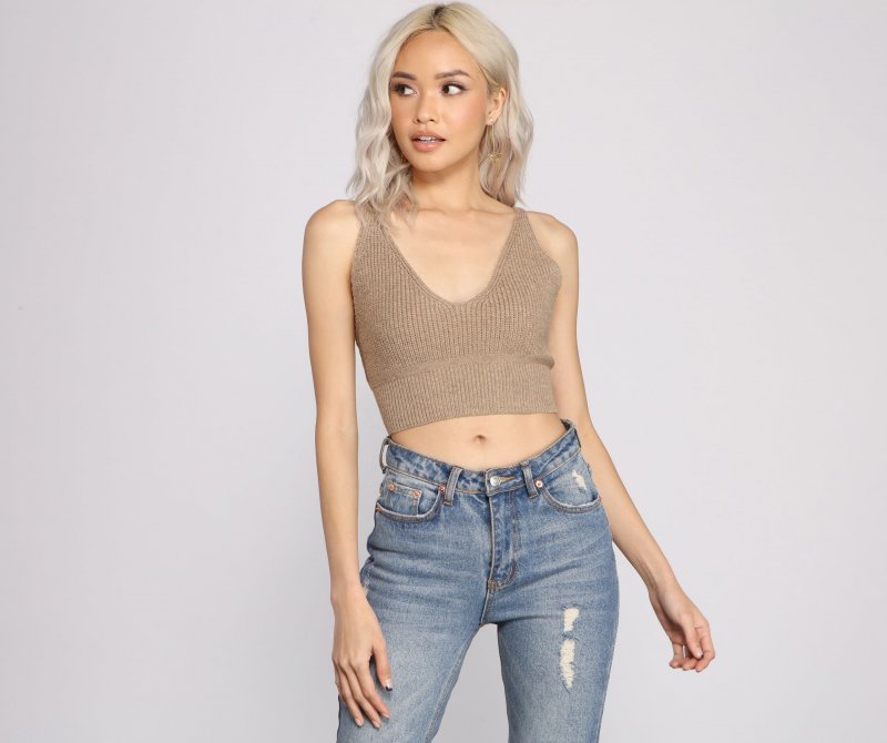 TableClothsUs Casually Chic Sleeveless Crop Top