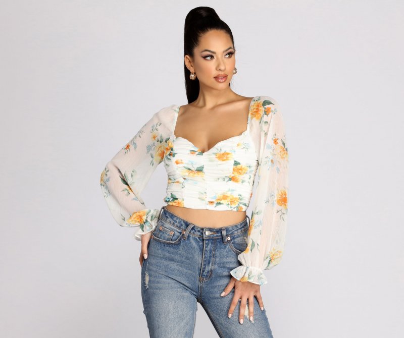 TableClothsUs Floral Sweetheart Ruched Crop Top