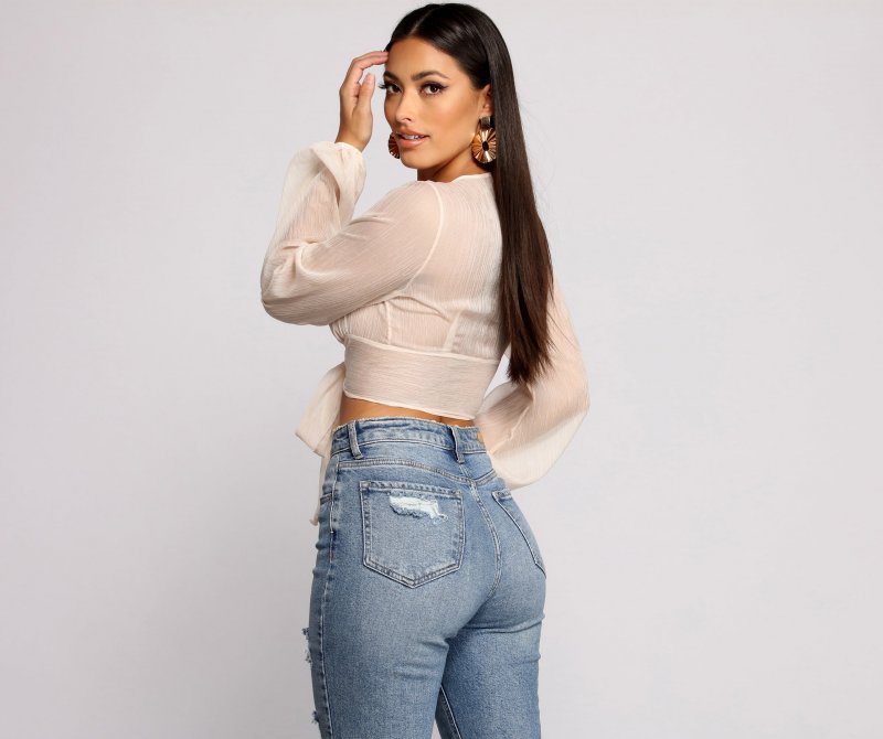 TableClothsUs So Chic Tie Front Long Sleeve Crop Top